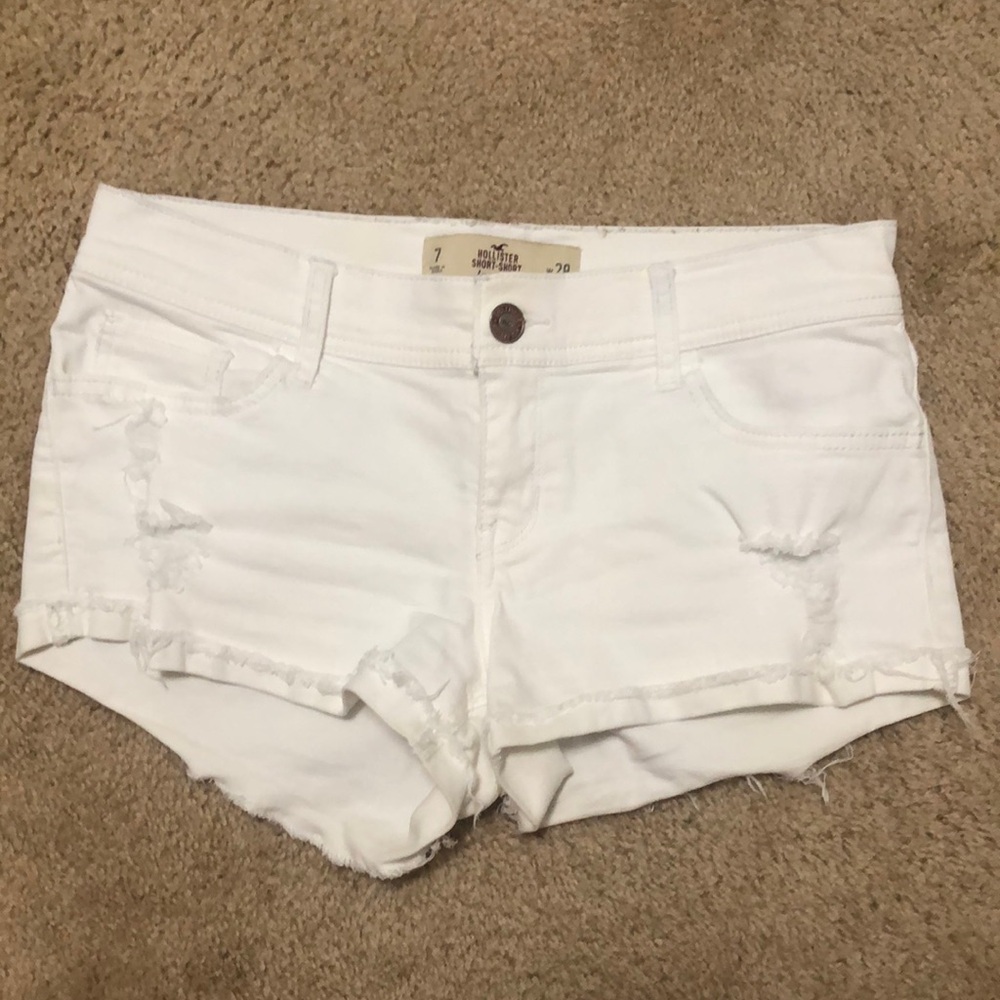 HOLLISTER DISTRESSED DENIM SHORT Size 7 ,WAIST 28